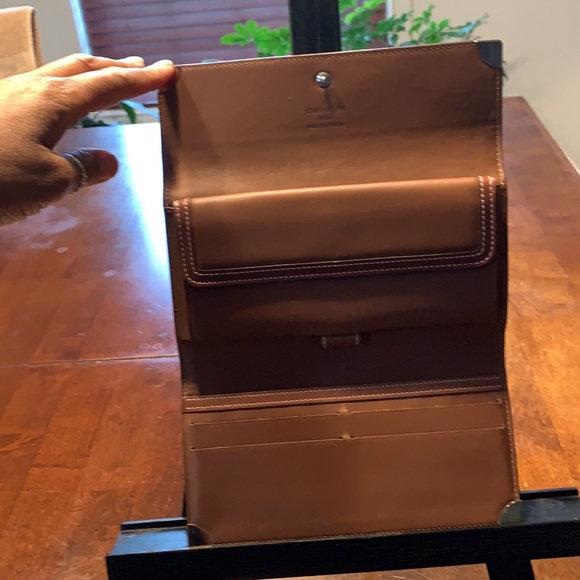 🤎💋Gorgeous LV Suhali International Wallet🤎💋 - Picture 7 of 10